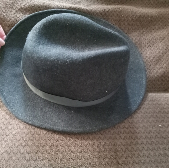 Stylish Gray Wool Fedora Hat - Picture 2 of 5